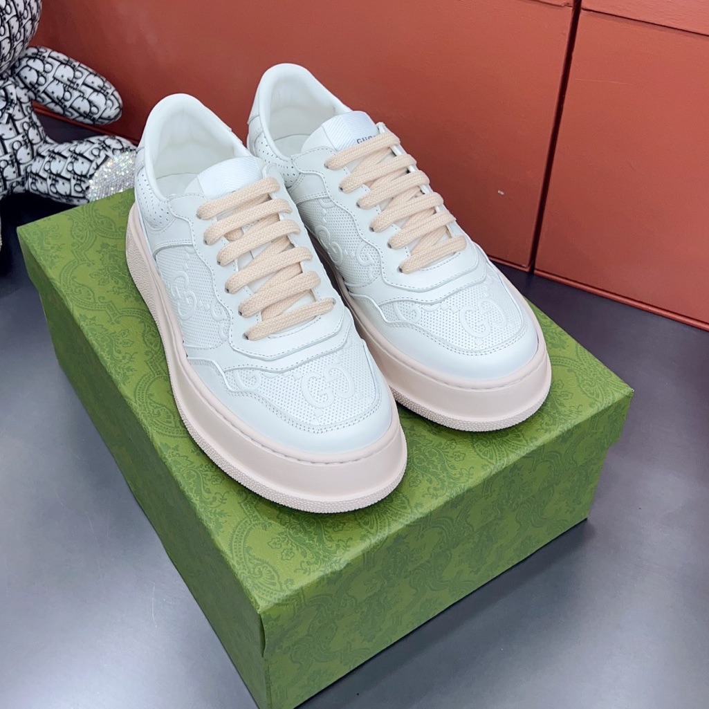 Gucci Women's White Leather Sneakers With Beige Accents